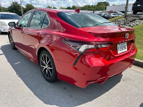 Used 2023 Toyota Camry SE FWD image 4