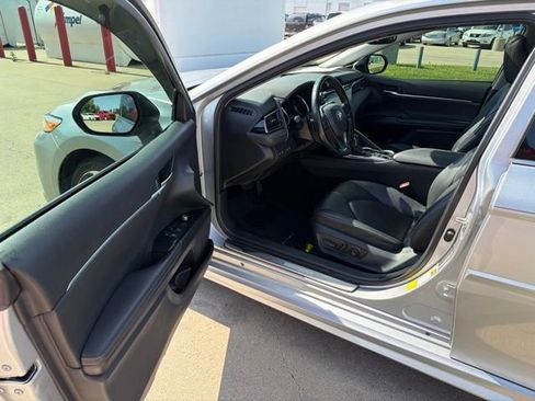 Used 2020 Toyota Camry XSE FWD image 16