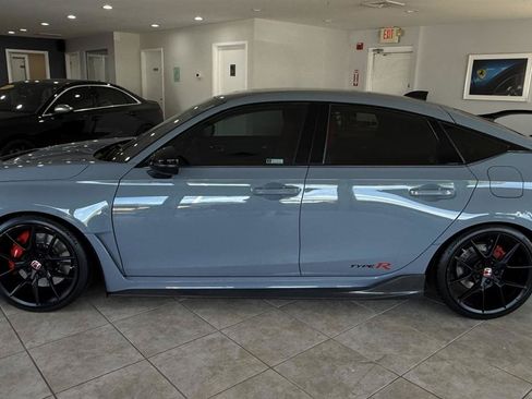 Used 2024 Honda Civic Type R image 11