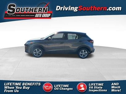 New 2025 Nissan Kicks Play S