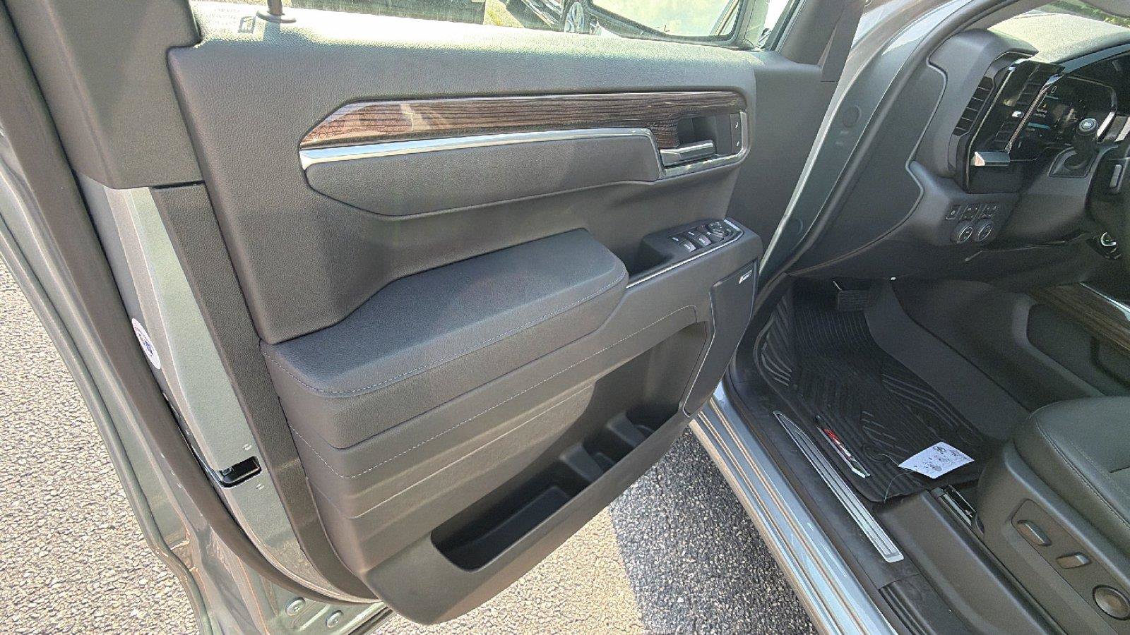 New 2026 Chevrolet Silverado 1500 RST w/ RST All Star Premium Package AWD/4WD image 14