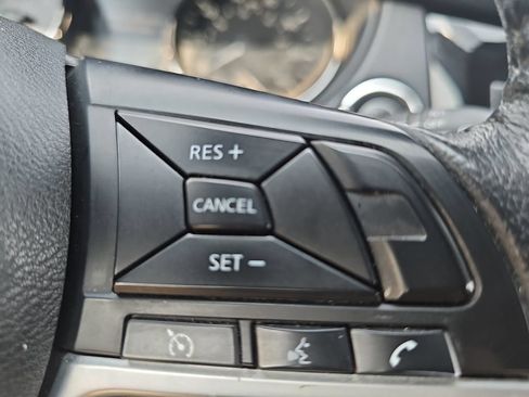 Used 2020 Nissan Rogue SV AWD/4WD image 18