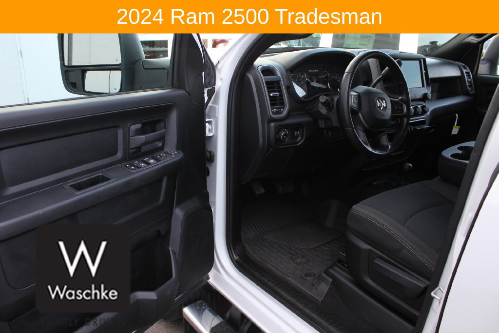 Used 2024 RAM 2500 Tradesman w/ Chrome Appearance Group AWD/4WD image 17