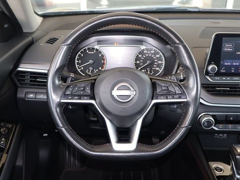 Used 2024 Nissan Altima 2.5 SR FWD image 17