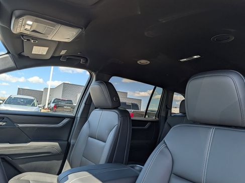 New 2026 GMC Acadia Elevation w/ Elevation Premium Package AWD/4WD image 6