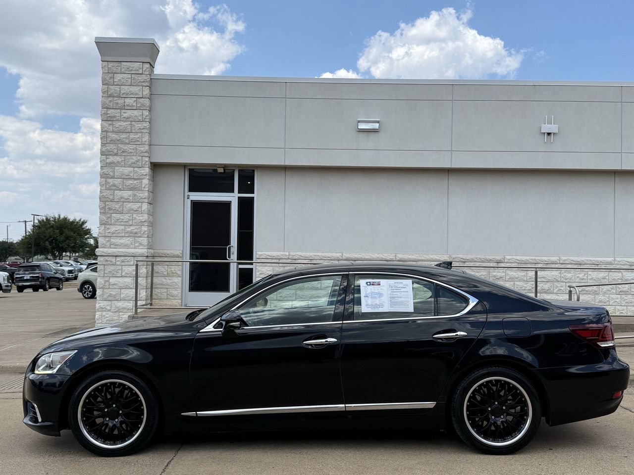 Used 2015 Lexus LS 460 AWD w/ Comfort Package image 3