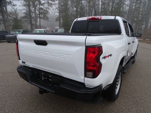 Used 2024 Chevrolet Colorado W/T w/ WT Convenience Package II AWD/4WD image 8