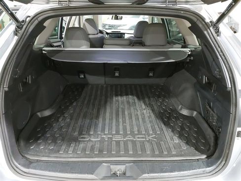 Used 2023 Subaru Outback Limited image 12