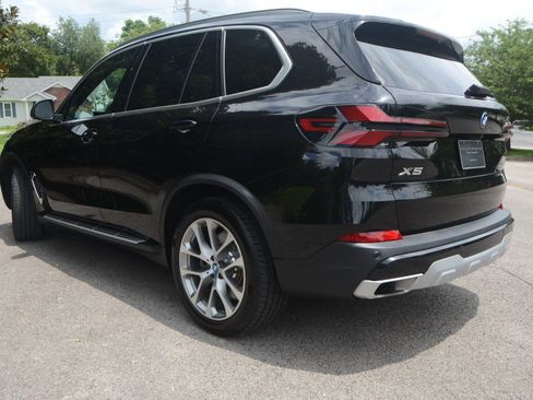 Used 2025 BMW X5 xDrive50e AWD/4WD image 23
