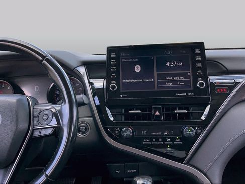 Used 2022 Toyota Camry XSE FWD image 7