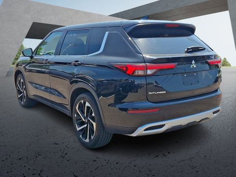 Used 2024 Mitsubishi Outlander SE AWD/4WD image 4