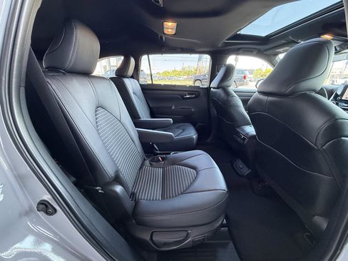Used 2025 Toyota Highlander XSE image 34