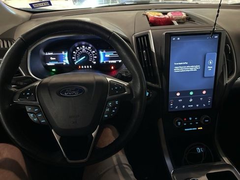 Used 2021 Ford Edge SEL image 9