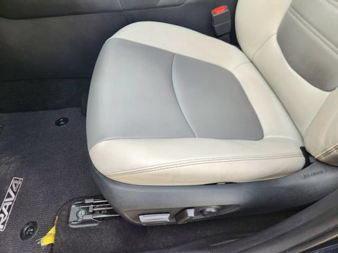 Certified 2022 Toyota RAV4 XLE Premium FWD image 23