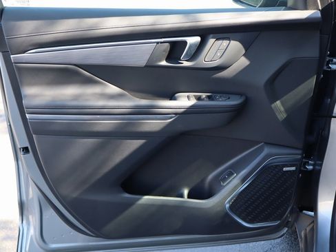 New 2025 Buick Enclave Preferred image 9