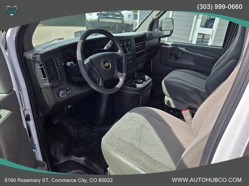 Used 2015 Chevrolet Express 3500 image 8