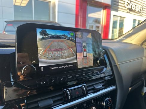 Certified 2025 Nissan Pathfinder SL w/ SL Premium Package image 10