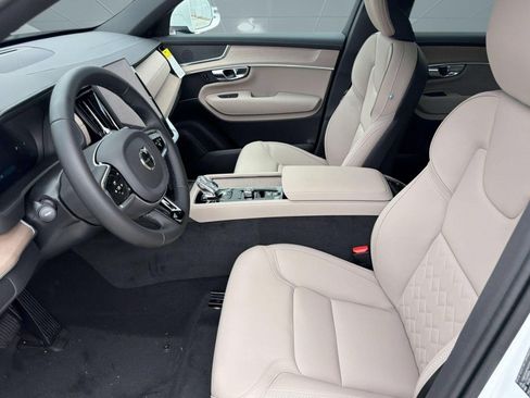 New 2026 Volvo XC90 B5 Core AWD/4WD image 5