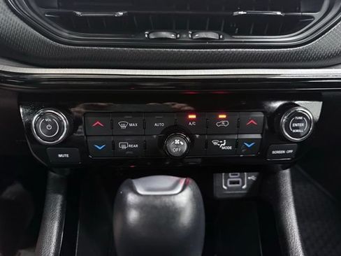 Used 2025 Jeep Compass Trailhawk AWD/4WD image 29