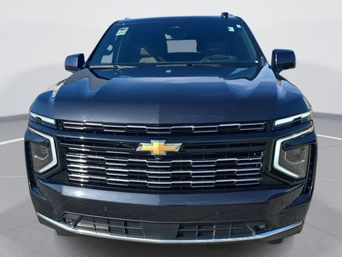 Used 2025 Chevrolet Tahoe High Country image 2