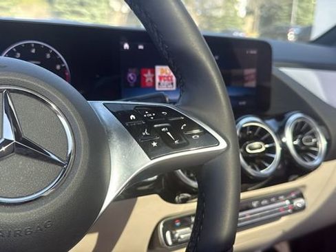 Certified 2025 Mercedes-Benz GLA 250 4MATIC image 32