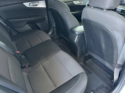 Used 2023 Kia Forte LXS w/ LXS Technology Package FWD image 17