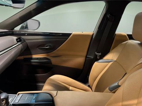 Certified 2021 Lexus ES 250 w/ Premium Package image 12