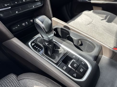 Used 2020 Hyundai Santa Fe SEL w/ Convenience Package image 28