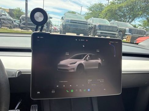 Used 2023 Tesla Model Y Performance AWD/4WD image 11