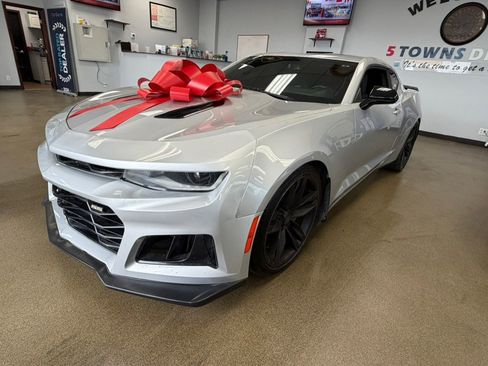 Used 2018 Chevrolet Camaro SS image 8