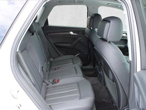 Used 2023 Audi Q5 2.0T Premium w/ Convenience Package AWD/4WD image 30