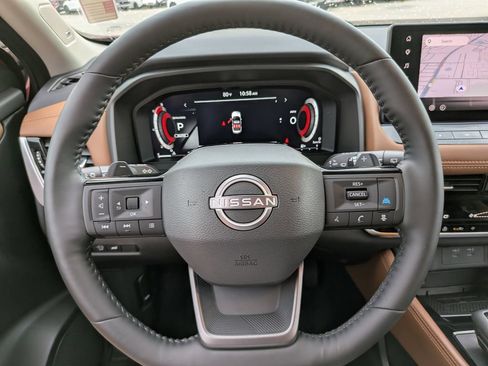 Used 2025 Nissan Rogue Platinum AWD/4WD image 32