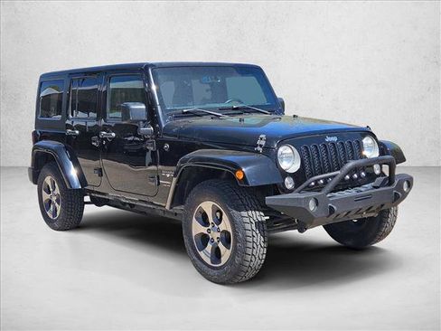 Used 2018 Jeep Wrangler Unlimited Sahara AWD/4WD image 3