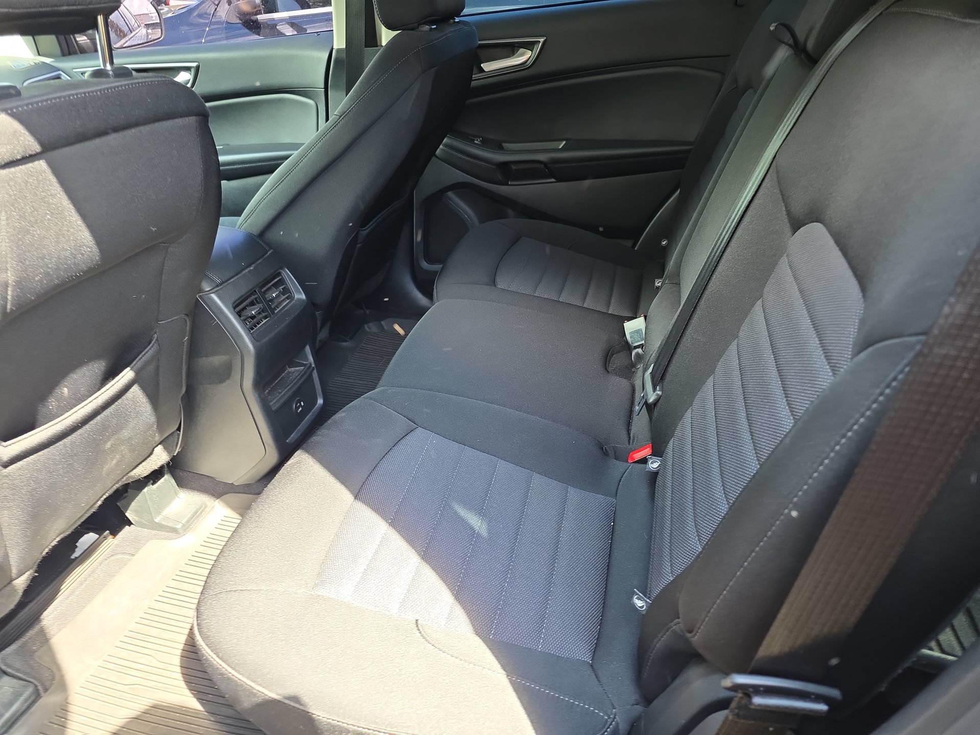 Used 2022 Ford Edge SE w/ Black Appearance Package AWD/4WD image 16