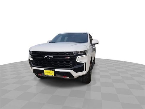Certified 2024 Chevrolet Tahoe Z71 w/ Luxury Package image 3