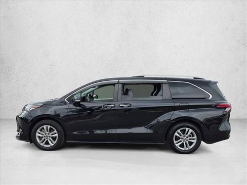 Used 2022 Toyota Sienna Limited AWD/4WD image 9