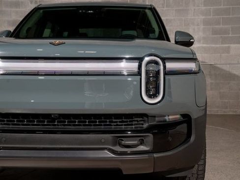 Used 2026 Rivian R1T Premium AWD/4WD image 16