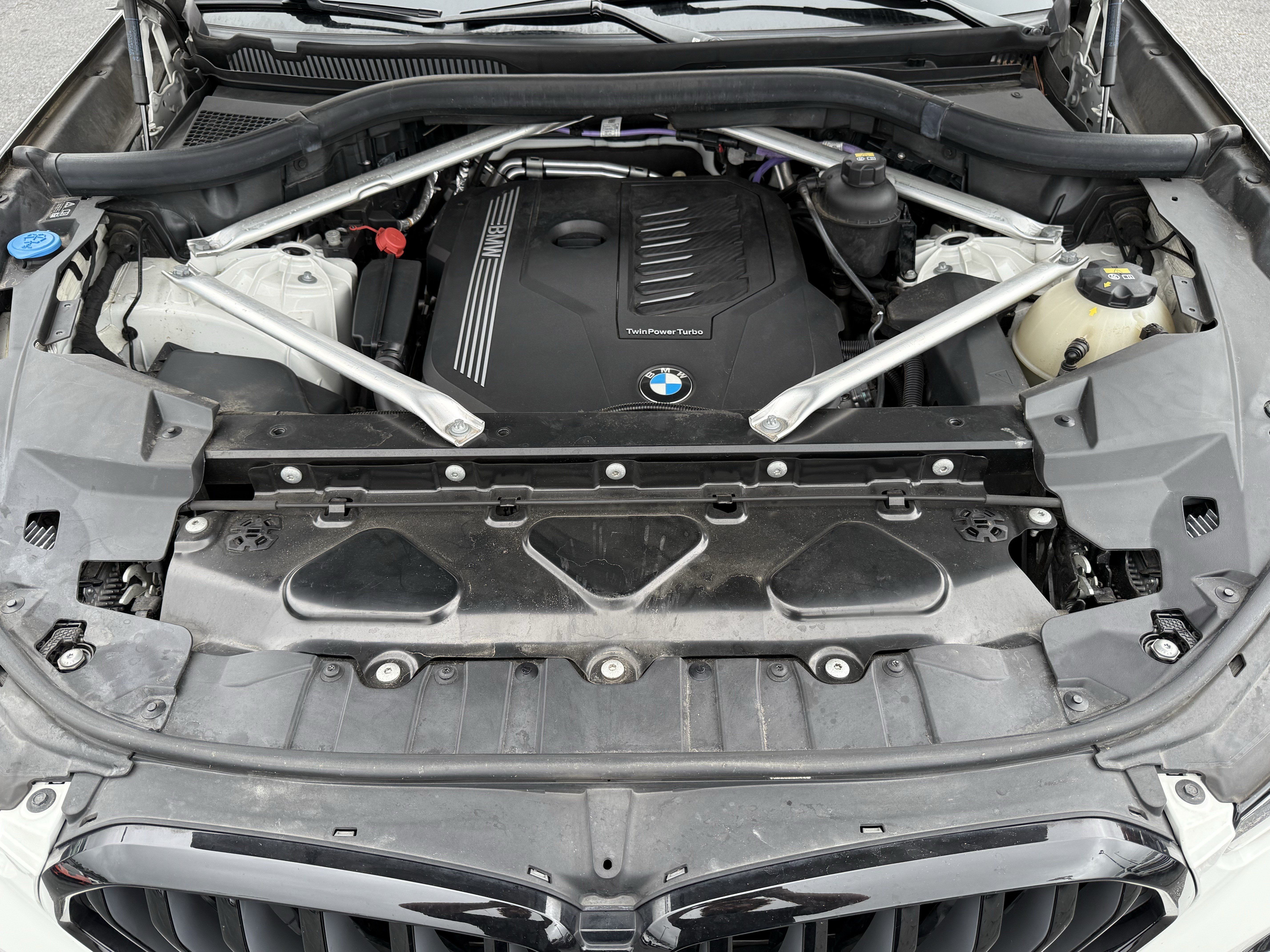 Used 2022 BMW X6 xDrive40i w/ M Sport Package AWD/4WD image 33