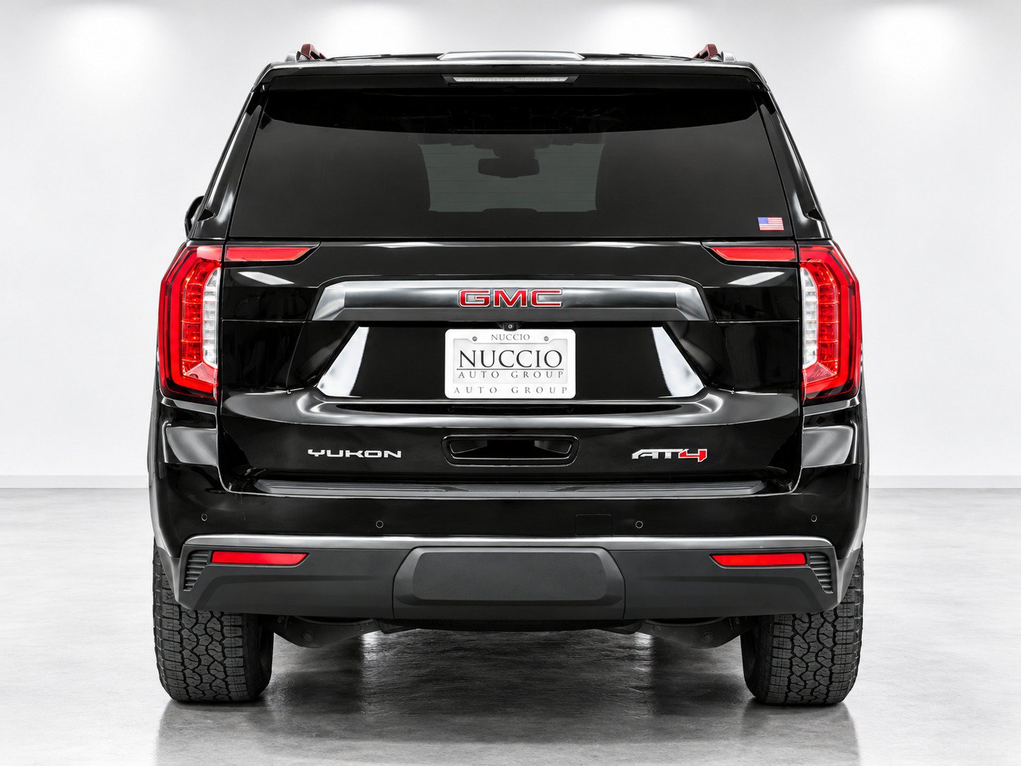 Used 2021 GMC Yukon AT4 w/ Rear Media and Nav Package AWD/4WD image 12