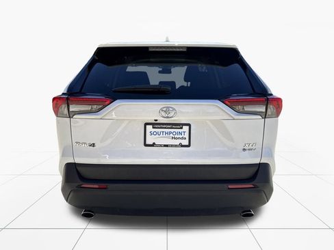Used 2025 Toyota RAV4 XLE image 7