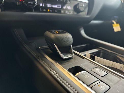 New 2026 Nissan Pathfinder Platinum AWD/4WD image 16