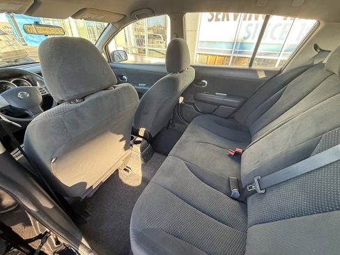 Used 2011 Nissan Versa 1.8 S w/ Plus Pkg image 6