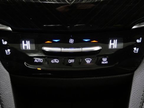 Used 2022 Cadillac XT6 Premium Luxury w/ Technology Package image 20