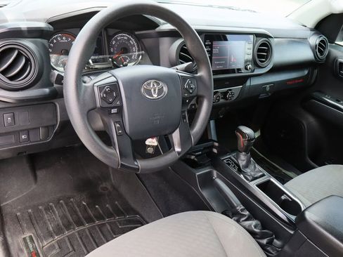 Used 2020 Toyota Tacoma SR image 10