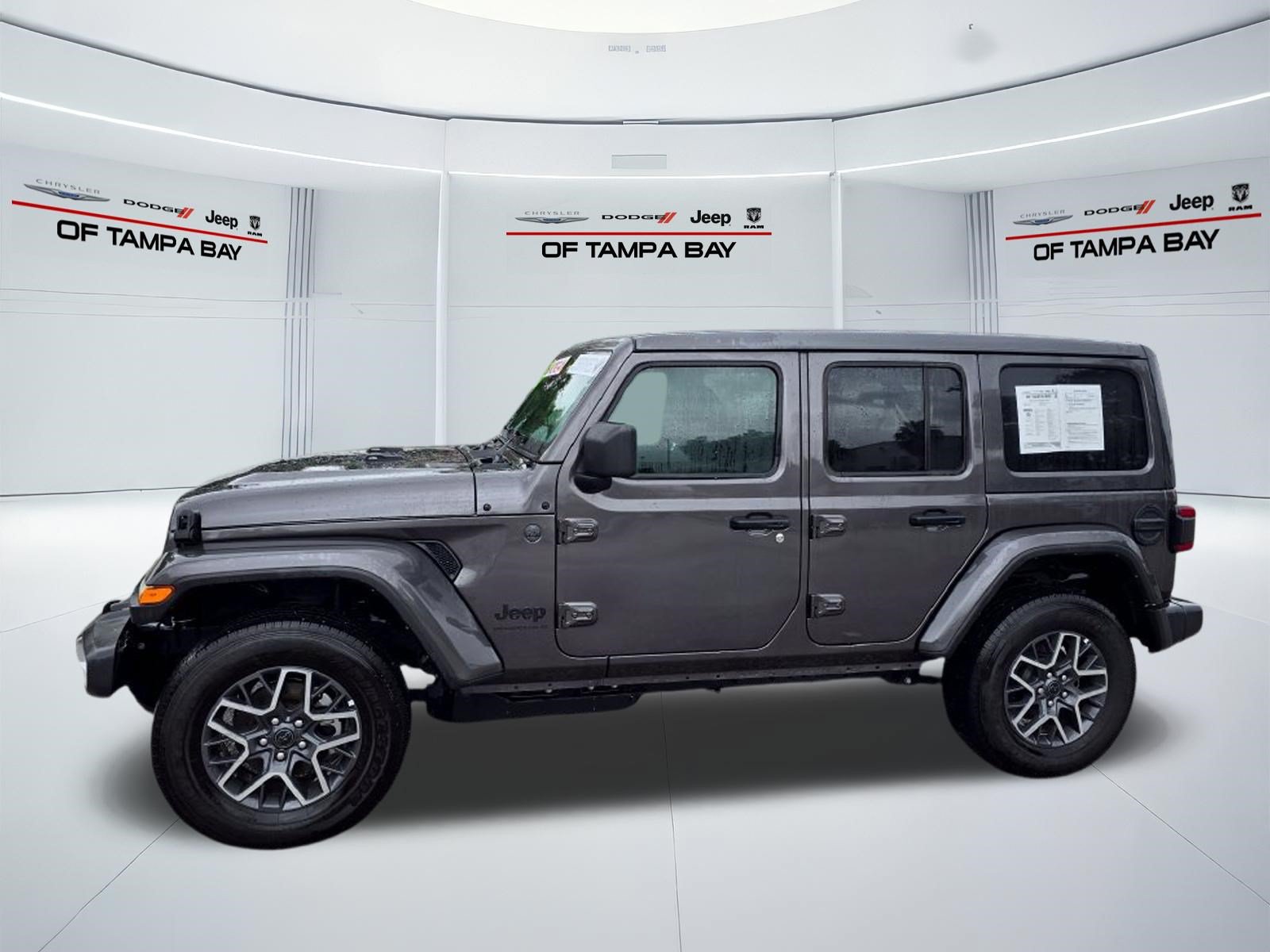 Used 2026 Jeep Wrangler Unlimited Sahara AWD/4WD image 4