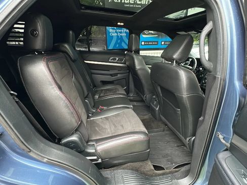 Used 2018 Ford Explorer XLT w/ Equipment Group 202A AWD/4WD image 24