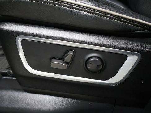 Used 2022 RAM 1500 Laramie AWD/4WD image 12