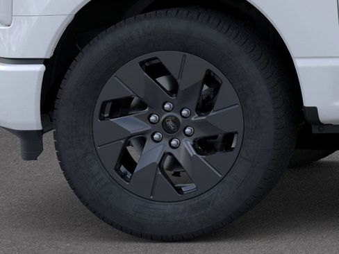 New 2025 Ford F150 Lightning Lariat image 19