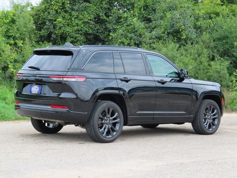 Certified 2026 Jeep Grand Cherokee Limited AWD/4WD image 3