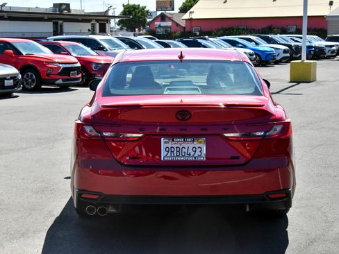 Used 2025 Toyota Camry SE FWD image 7